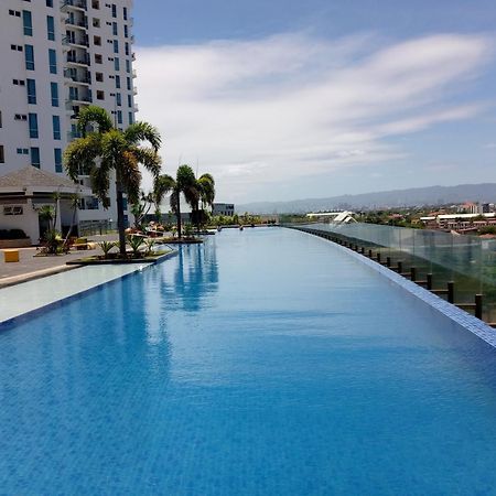 Mactan Newtown 8 Boulevard Deluxe Punta Engano  Екстер'єр фото