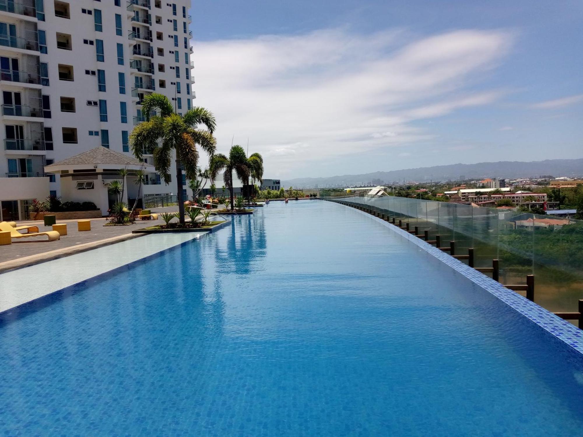 Mactan Newtown 8 Boulevard Deluxe Punta Engano  Екстер'єр фото