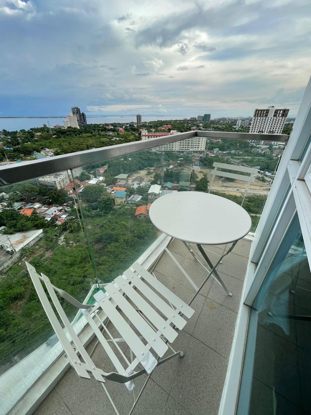 Mactan Newtown 8 Boulevard Deluxe Punta Engano  Екстер'єр фото