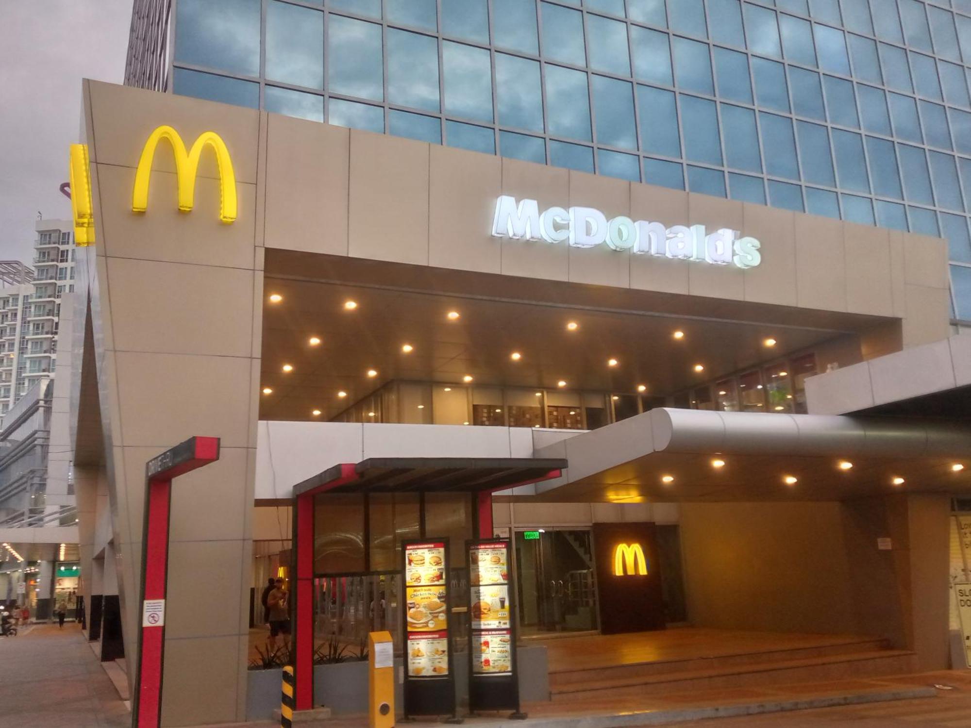 Mactan Newtown 8 Boulevard Deluxe Punta Engano  Екстер'єр фото