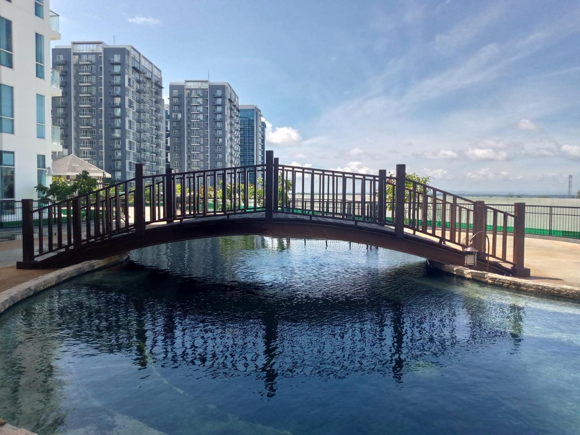 Mactan Newtown 8 Boulevard Deluxe Punta Engano  Екстер'єр фото