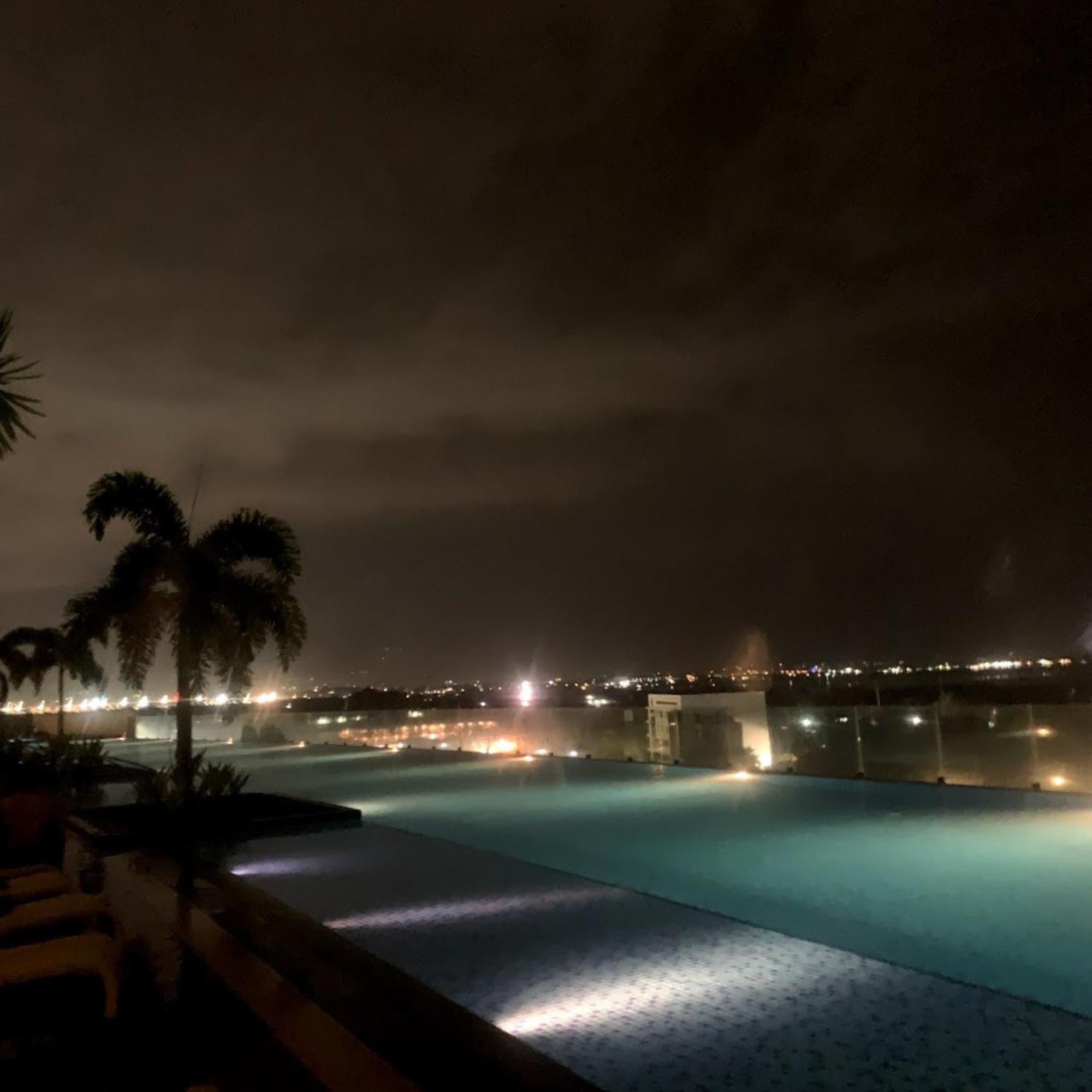 Mactan Newtown 8 Boulevard Deluxe Punta Engano  Екстер'єр фото